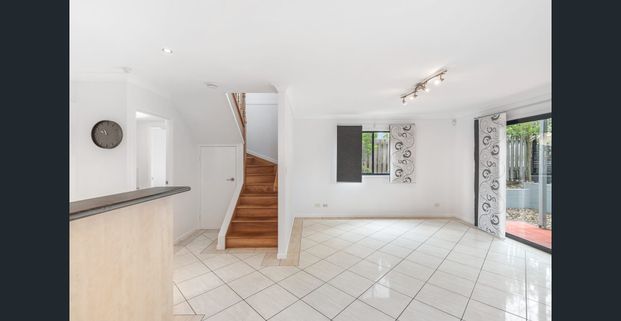 Close to the PA Hospital - Spacious and Private! - Photo 1