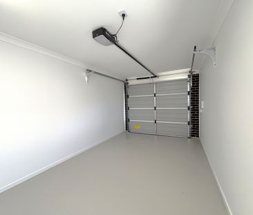 Stylish & Newly Built 2-Bedroom Duplex in Lochinvar - Photo 6