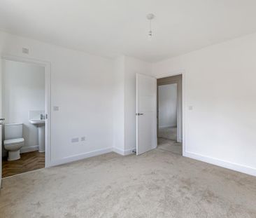 3 bedroom detached house to rent - Photo 3