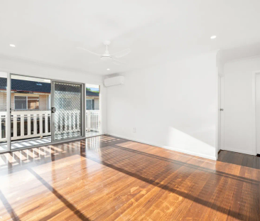 Stylish Renovated Unit in Quiet Cul-de-Sac - Boutique Complex of Three - Photo 1