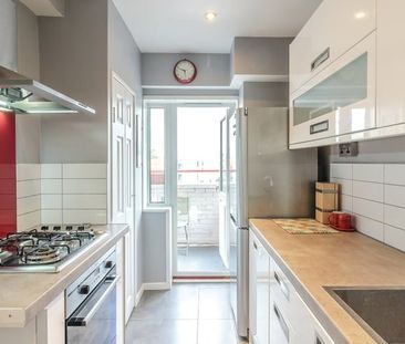 1 Bed Penthouse, Cross Court, SE5 - Photo 3