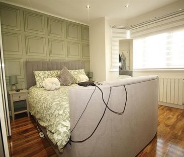 3 Bedroom House - Mid Terrace To Let - Photo 6