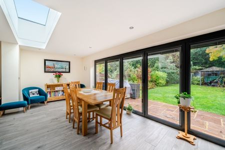 4 bedroom detached house to rent - Photo 5