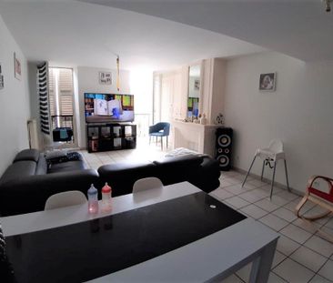 Location Appartement 4 pièces 103m² - Photo 2