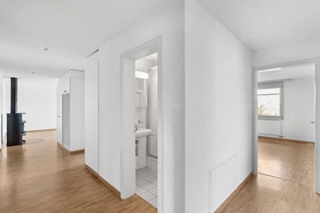 Helle Wohnung mit Cheminée - Foto 4