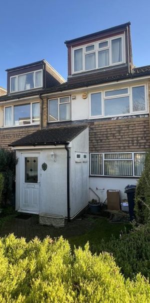 4 bedroom terraced house to rent - Photo 1