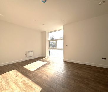 Sheila House, Fleet, Hampshire, GU51 - Photo 6