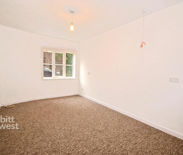 1 bedroom retirement property to rent - Photo 5
