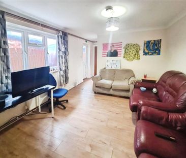 6 bedroom terraced house to rent - Photo 2