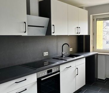 Sanierte 2-Zimmer-Wohnung mit großem Balkon und Einbauküche - Photo 1
