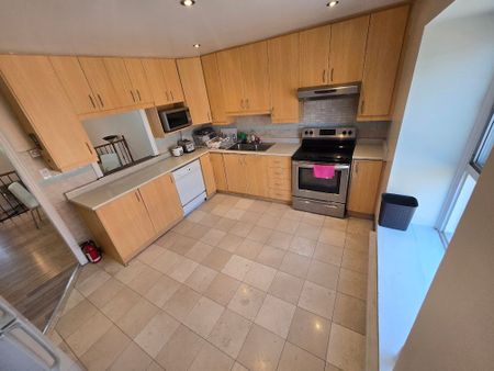 For Lease - 39 John Cabot Way, Toronto, Ontario - Photo 4