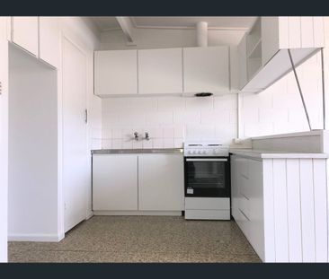 3/8 Hillford Street, Newcomb, Vic 3219 - Photo 1