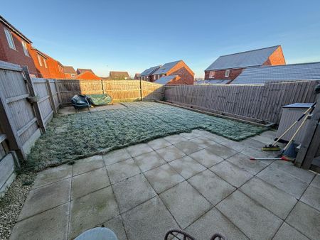 3 bedroom semi-detached house to rent - Photo 5