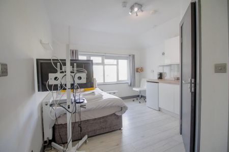 Studio to rent - Photo 5