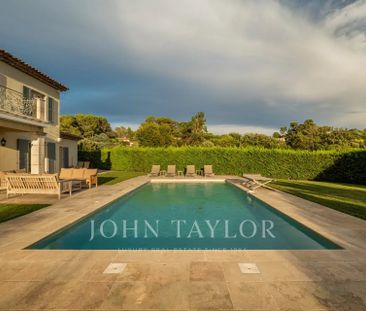 Maison à louer Mougins, Cote d'Azur, France16 500 EUR / Mois - Photo 2