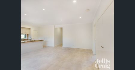 Stunning And Spacious Family Townhouse - Photo 2
