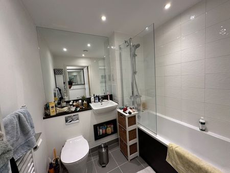 Room in a Shared Flat, Thunderer Street, E13 - Photo 5