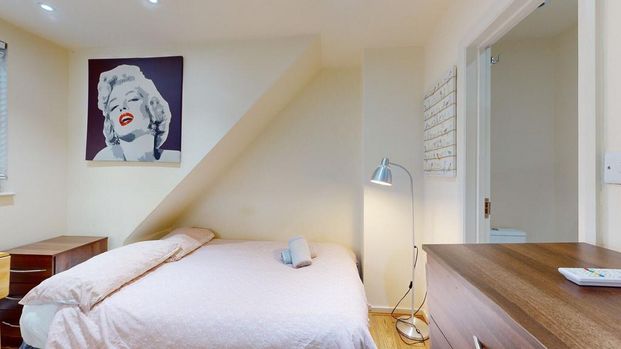 Studio to rent - Photo 1