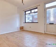 3 BEDROOM House - Semi-Detached - Photo 3