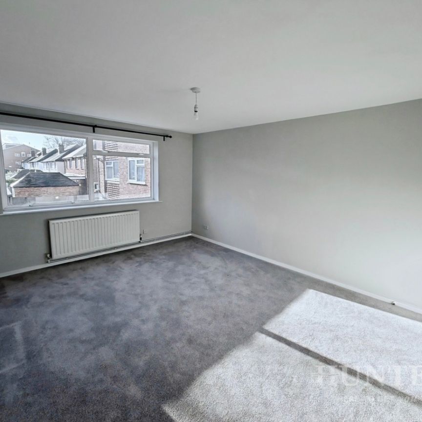 2 bedroom Flat To Let - Photo 1