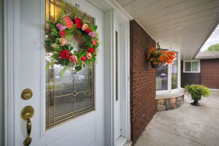 For Lease - 41 Hamilton Drive, Newmarket, Ontario - Photo 2