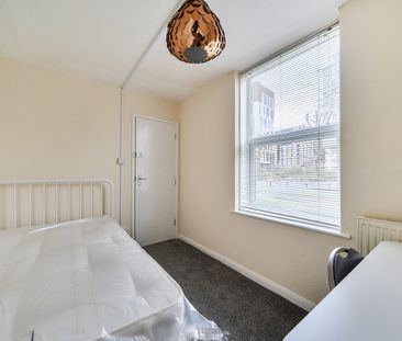 5 bedroom house to rent - Photo 1