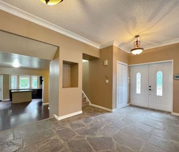 For Lease - 202 Cox Mill Road, Barrie, Ontario - Photo 3