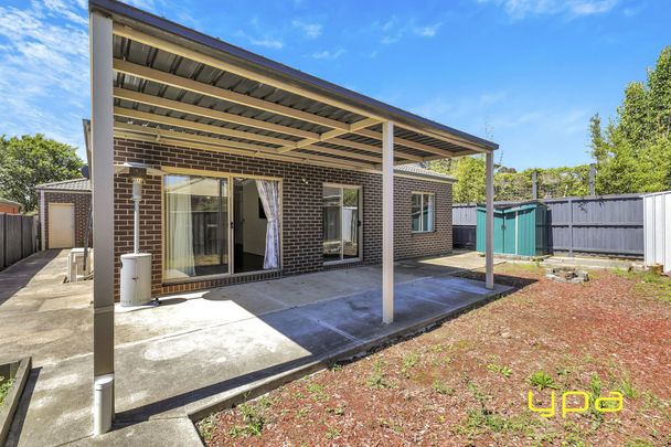 Light, Bright & Perfectly Located – Your Next Home in Doreen! - Photo 1