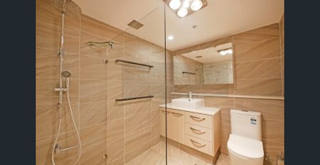 A Unique apartment with good size North facing courtyard - Photo 2