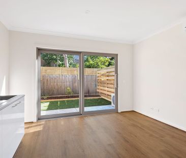 Downstairs rooms with courtyard and water & electricity included - Photo 2