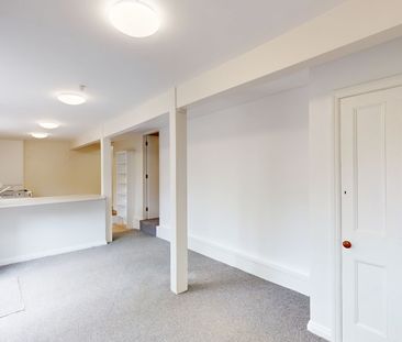 A/141 Grant Road, Thorndon - Photo 1