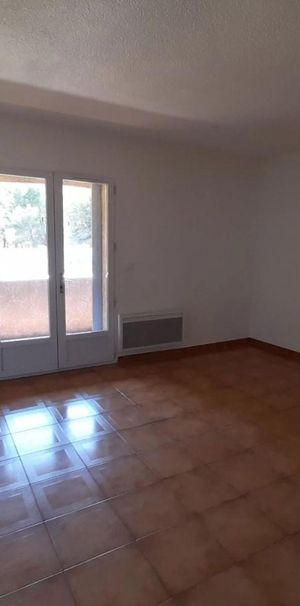Location Appartement 1 pièce 27m² CHATEAUNEUF LES MARTIGUES 13220 - Photo 1