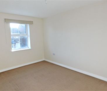 2 bedroom apartment to let - Photo 6