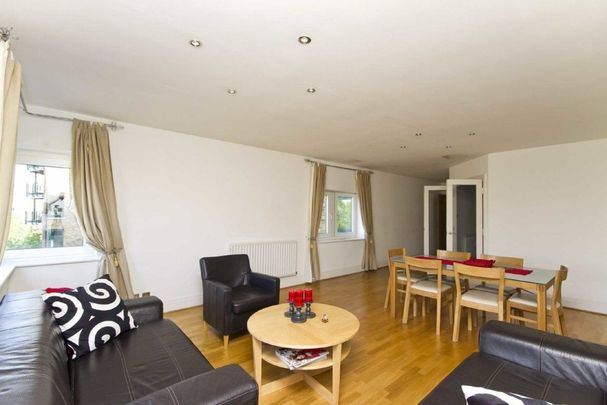 Beckford Close, West Kensington, W14 - Photo 1