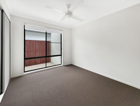 Large Family Home 4 Bedroom + Media - Photo 2