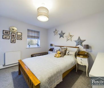 3 bedroom link detached house to rent - Photo 5