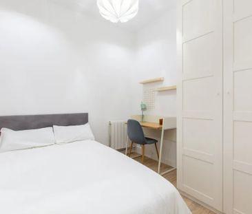 Calle de los Caños del Peral, Madrid, Community of Madrid 28013 - Photo 3