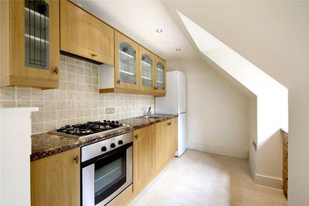5 bedroom detached house to rent - Photo 2