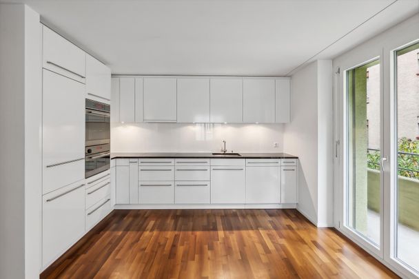 "Modern 2.5 room apartment near Schaffhauserplatz" - Photo 1