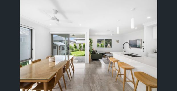 Coastal-Inspired Luxury Family Home - Photo 1