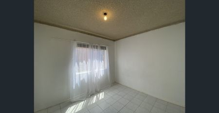 Neat and Tidy 2 Bedroom Unit - Photo 2