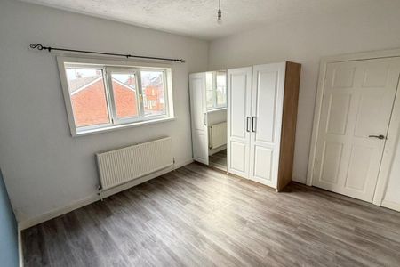 Beever Street - Photo 2