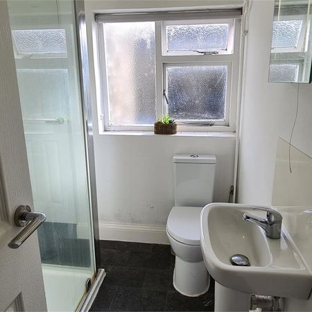 Flat 2a, 44 Old Station Road, Newmarket - Photo 4