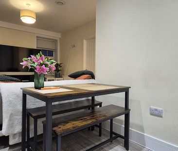 2 bedroom apartment to rent - Photo 2