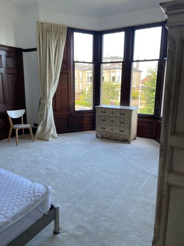 4 Bed Flat, Kelvinside, G12 - Photo 3