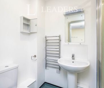 1 bedroom room to rent Fawcett Road, Southsea - Photo 6