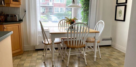 Québec – Grand logement 6 1/2 à louer – Tout organisé RDC – 2 stationnements – Services à pieds - Photo 2