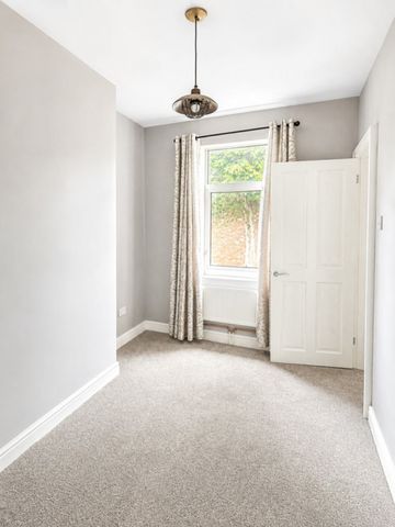 2 bed Terraced - To Let - Photo 4