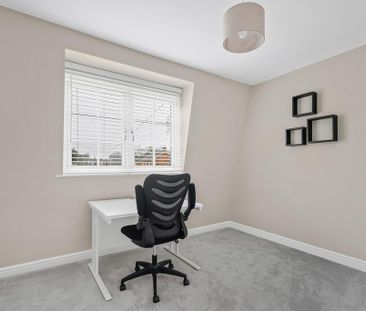 3 bedroom semi-detached house to rent - Photo 5