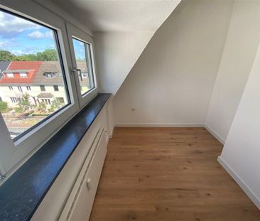 Überraschend viel Platz unterm Dach 4,5 Zimmer in ruhiger Seitenstraße im schönen Schwachhausen freuen sich auf Sie. - Photo 5